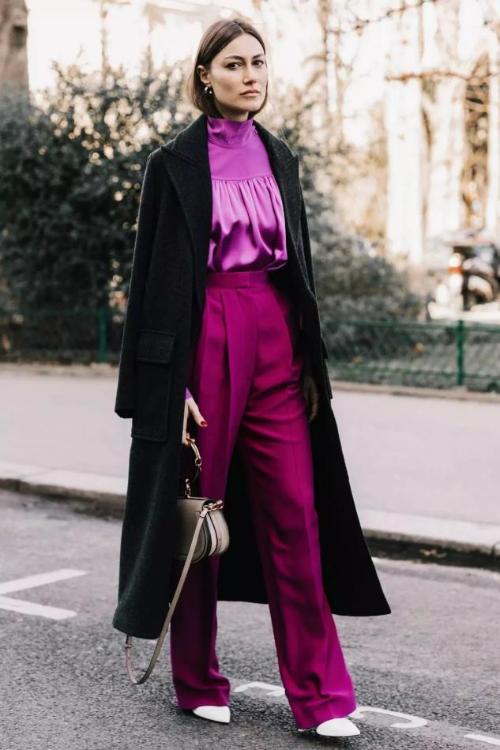 When a woman wears a coat, don't always wear leggings! These 3 kinds of pants match with coat, which makes you look slimmer and more temperamental.
