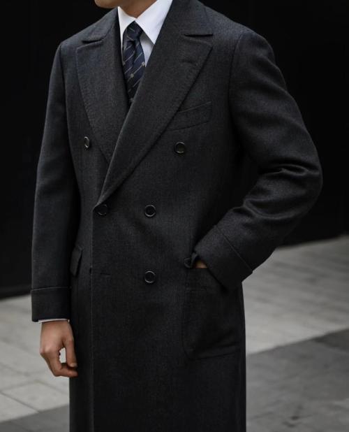 Excellence in menswear, winter wool coat customization is recommended.

