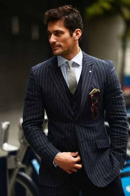 Business attire in workplace, striped suits are discreet and elegant.
