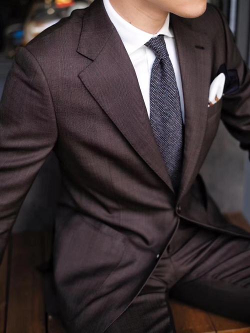 How Mature Men Can Wear Suits More Attractively (Dressing Skills for Formal Dresses)
