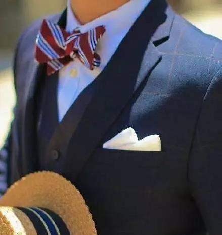 What are common types of wedding bow ties and how to wear a bow tie on formal occasions
