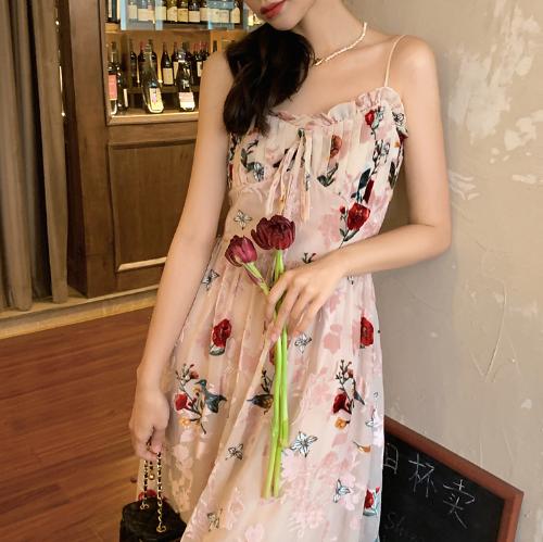 Beautiful romantic and sweet phrase, floral print romantic skirt
