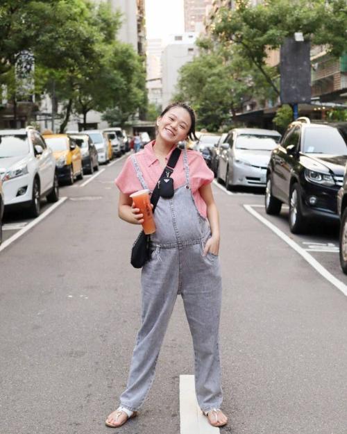 Learn how to dress up with these trendy pregnant celebrities! You can also be most fashionable pregnant woman
