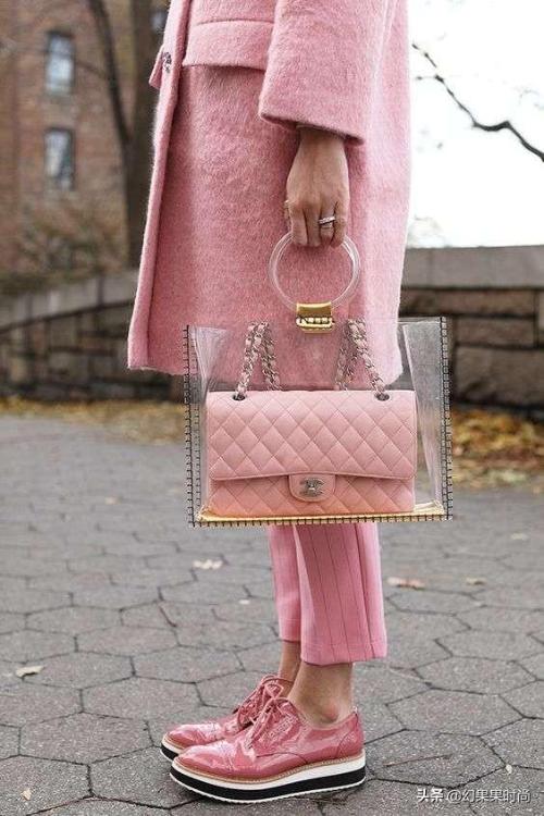 "Famous Brand Bags 2021" Instantly Emphasize Delicate Femininity, 10 Elegant Pink Handbags
