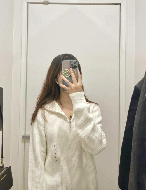 Uniqlo Treasures of Uniqlo! Fitted sweater with a stand-up collar, all girls who know how to wear it have already started
